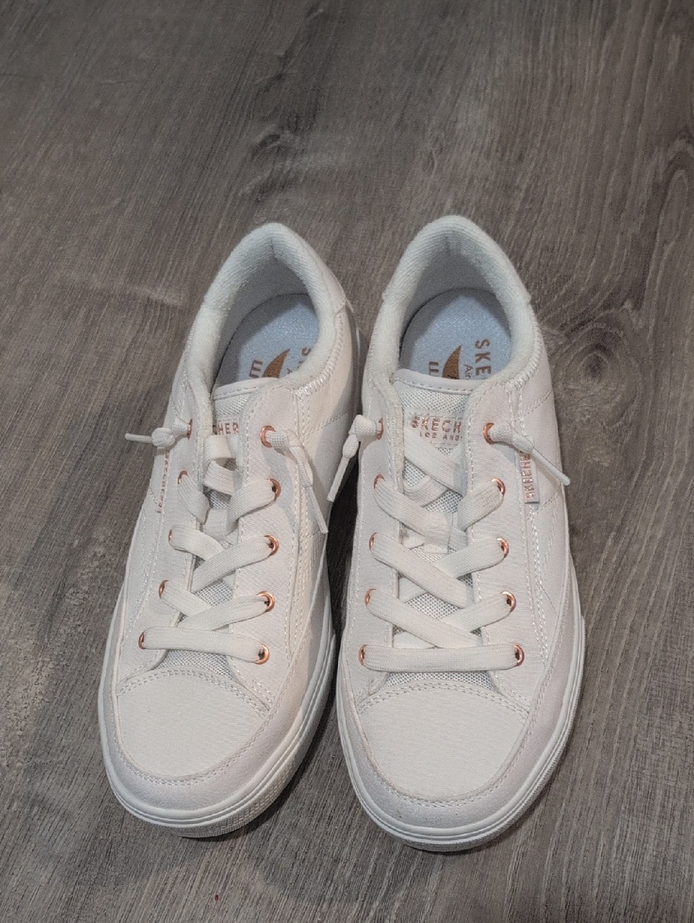 Skechers Women’s White 9 Wide Lace-Up Sneakers with Rose Gold Eyelets